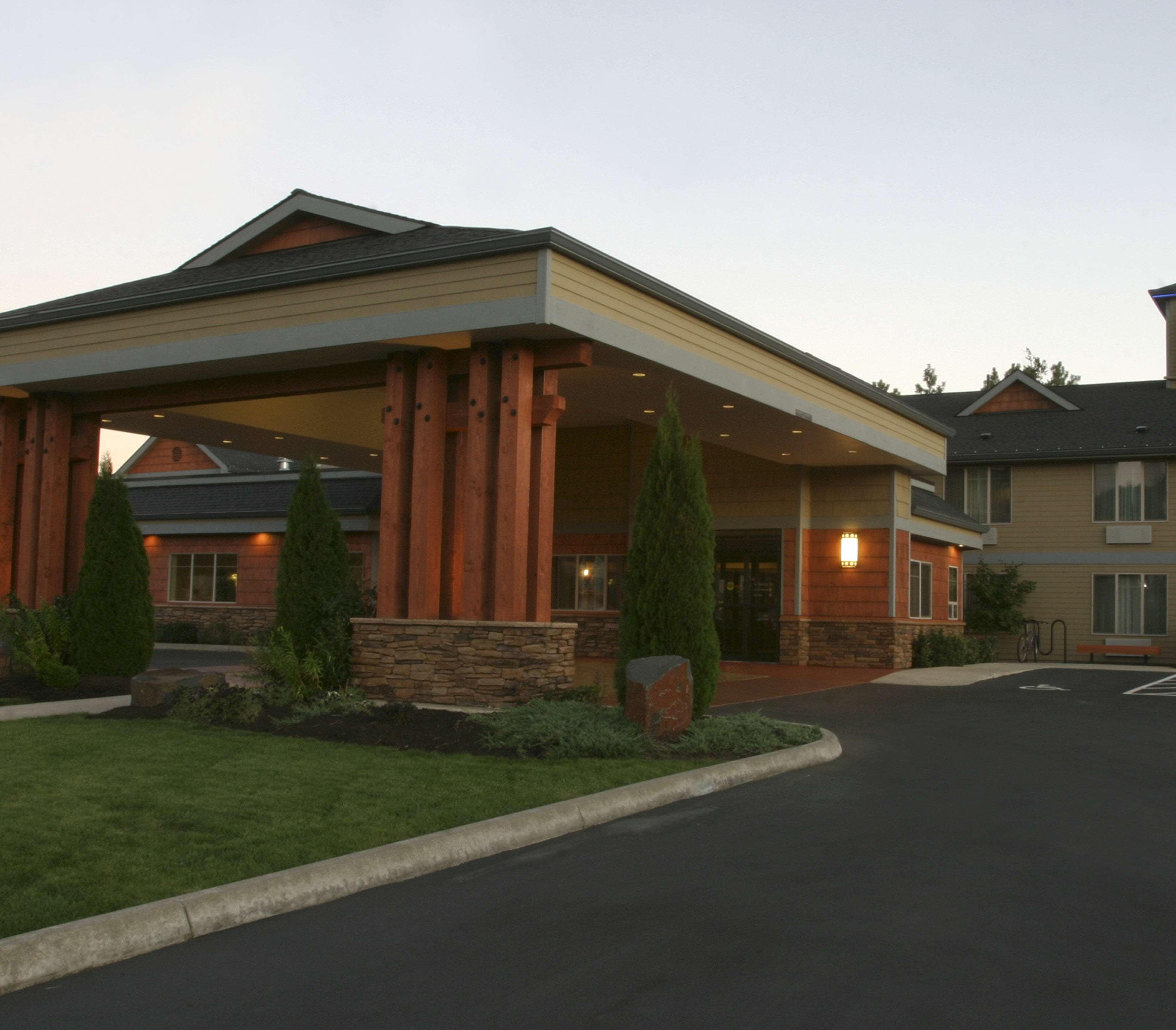 קלה אלום Best Western Snowcap Lodge מראה חיצוני תמונה