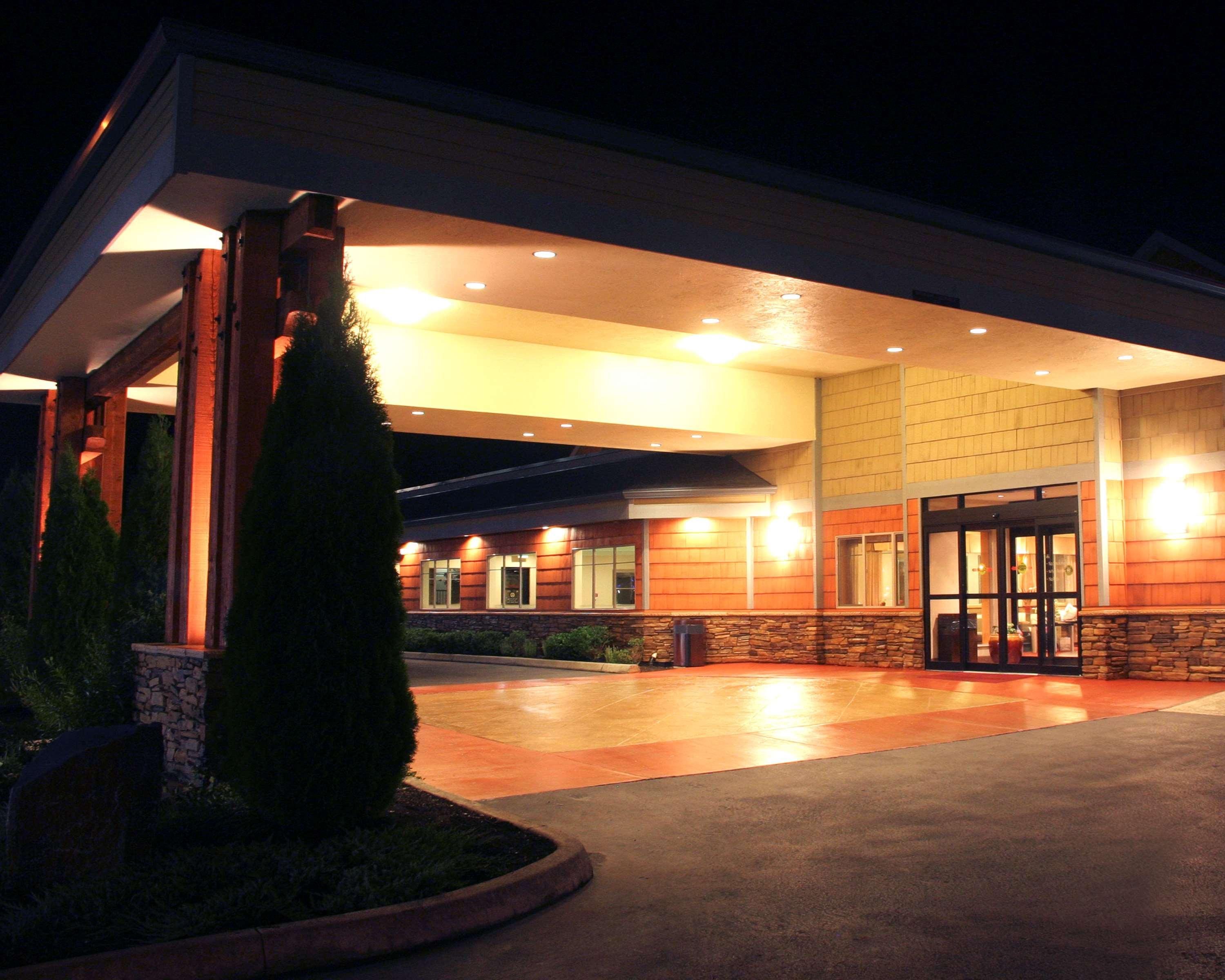 קלה אלום Best Western Snowcap Lodge מראה חיצוני תמונה