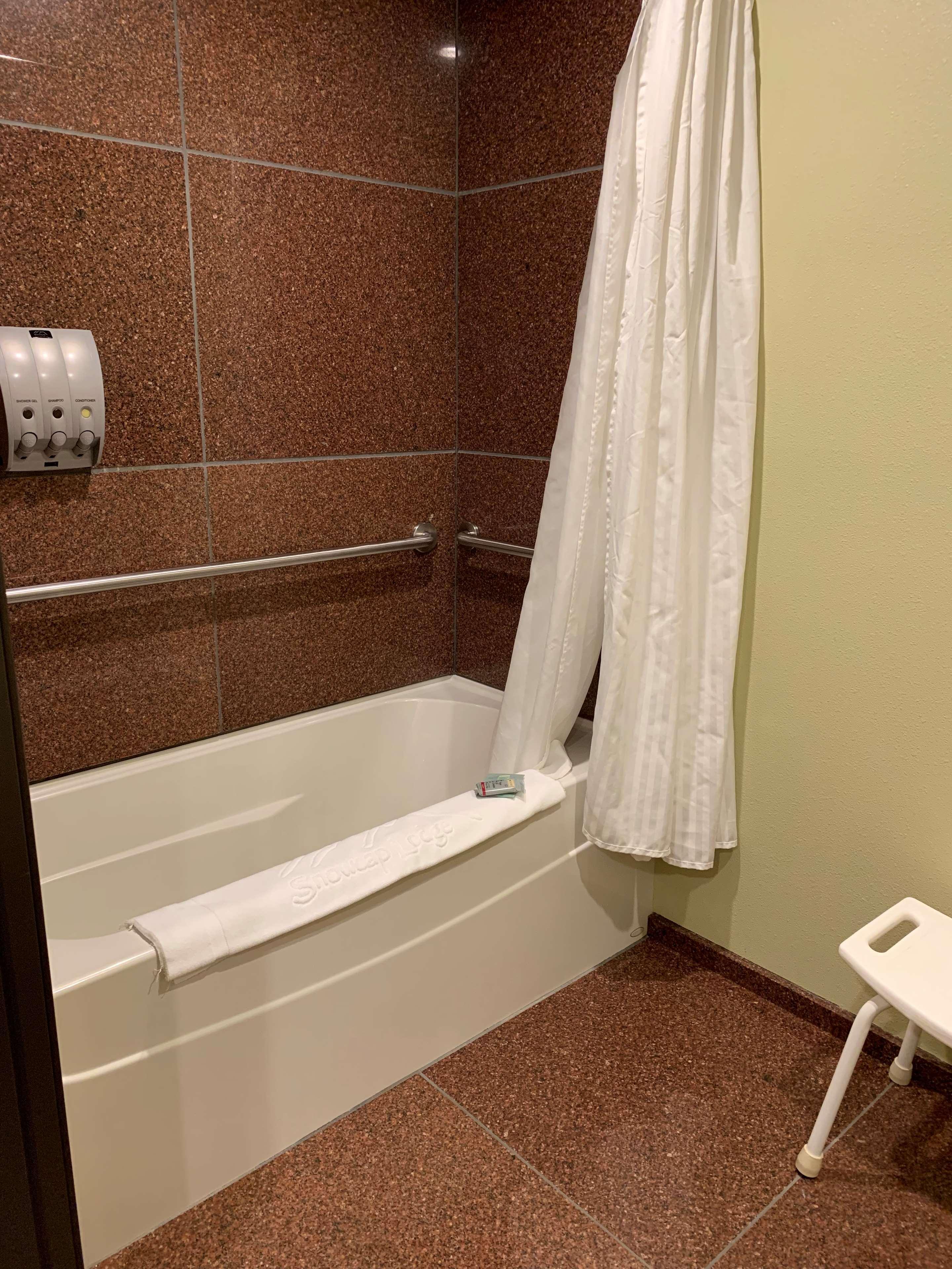 קלה אלום Best Western Snowcap Lodge מראה חיצוני תמונה