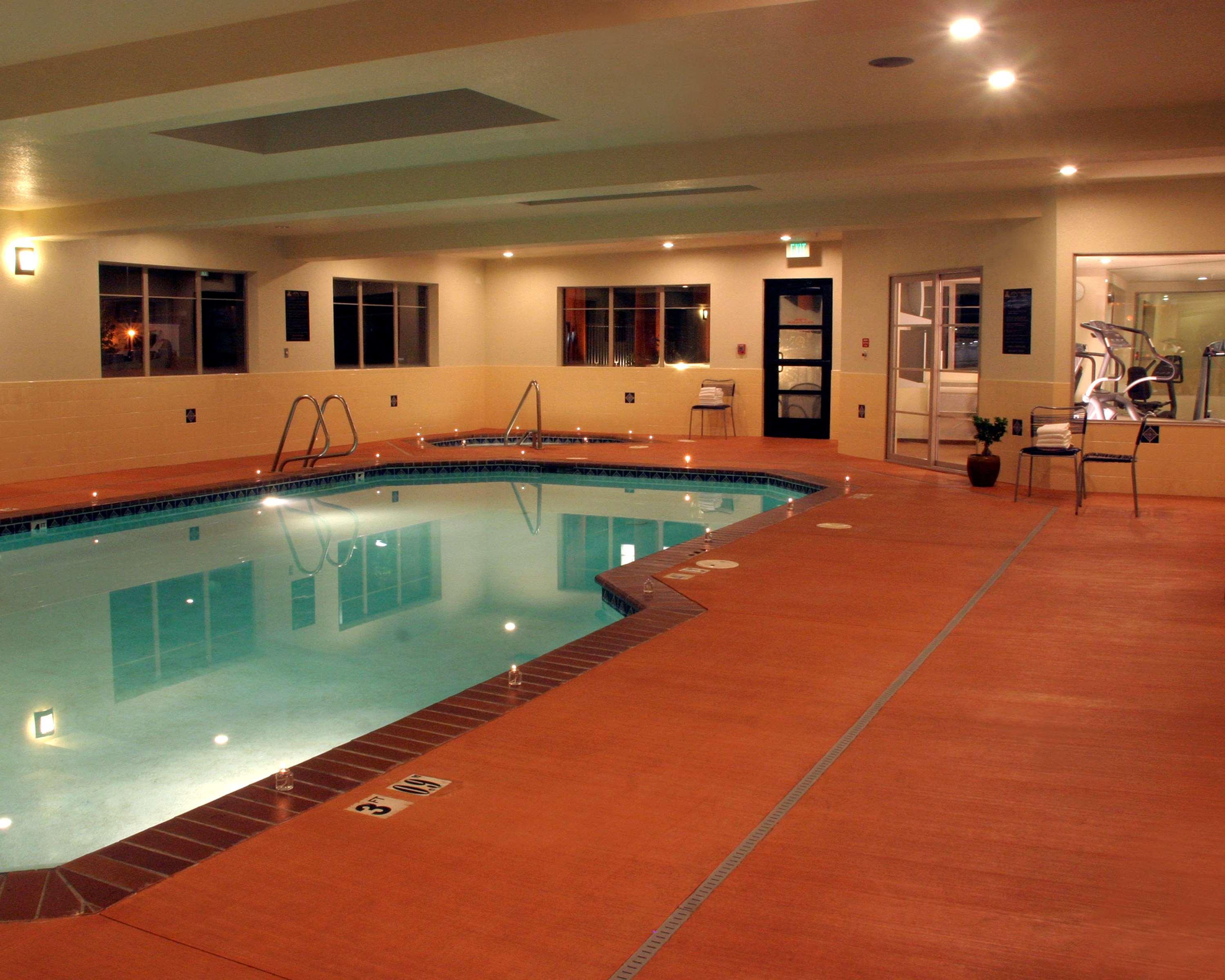 קלה אלום Best Western Snowcap Lodge מראה חיצוני תמונה
