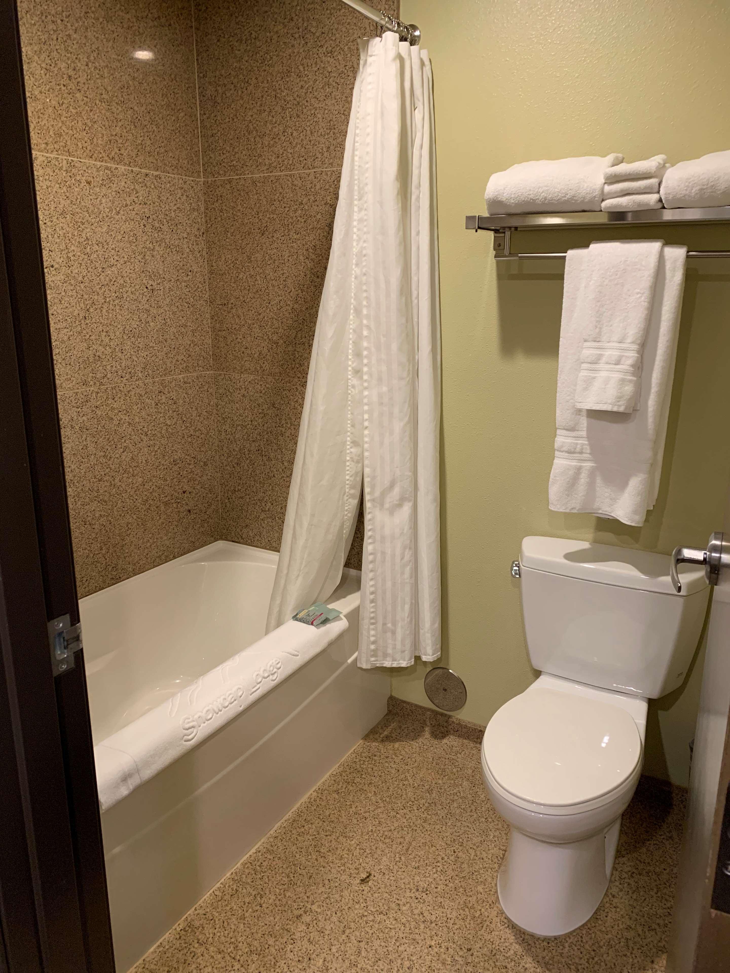 קלה אלום Best Western Snowcap Lodge מראה חיצוני תמונה